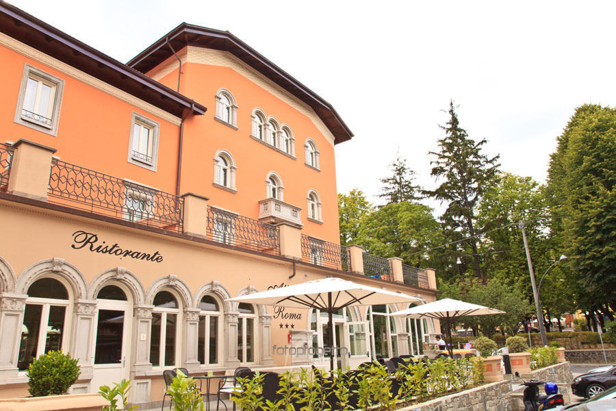 Albergo Roma Борґо-Валь-ді-Таро Екстер'єр фото